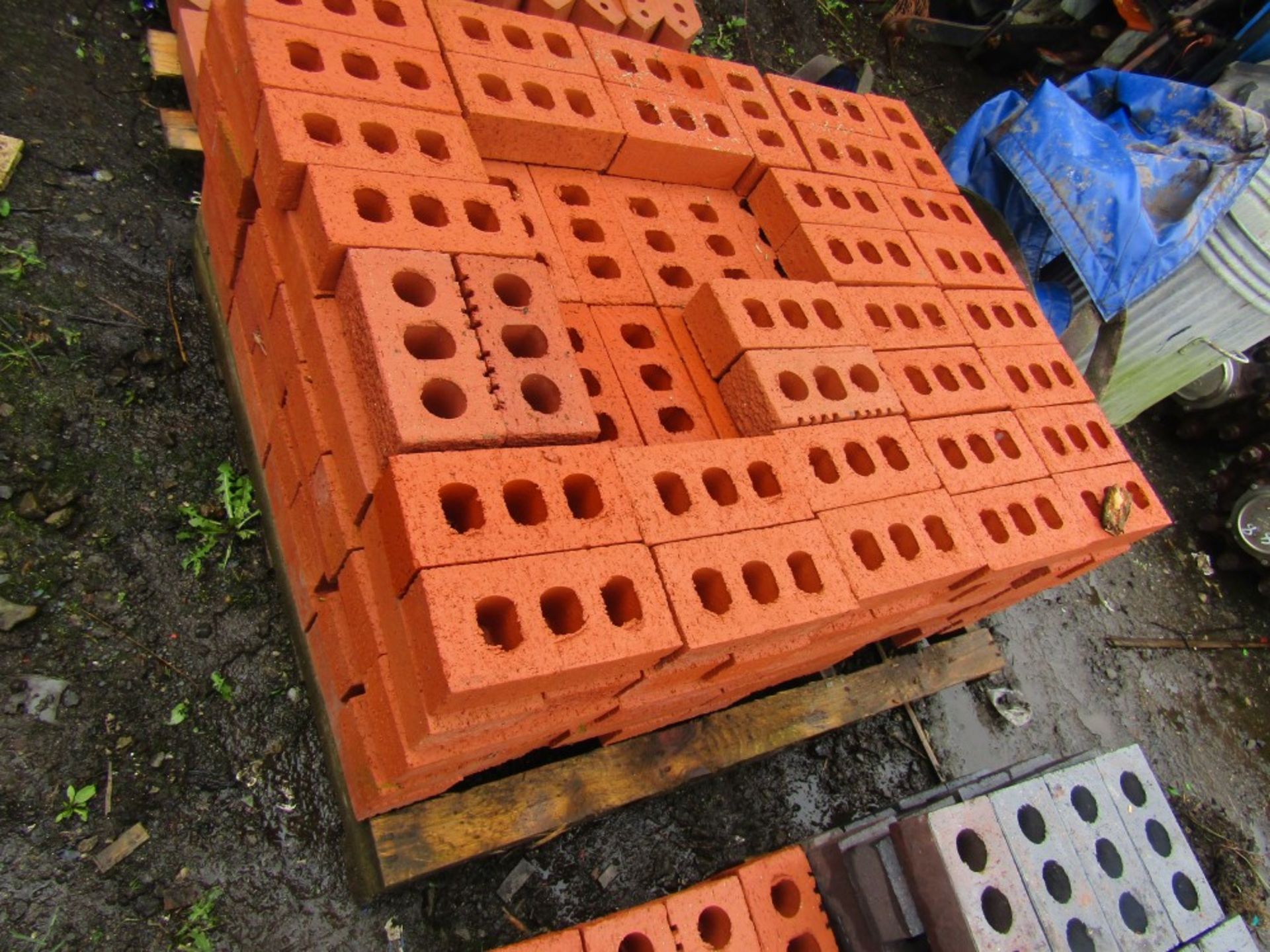 3 X PALLETS OF BRICKS [NO VAT] - Image 2 of 3