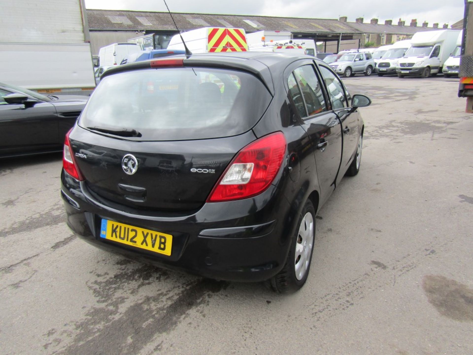 12 reg VAUXHALL CORSA EXCLUSIV DIESEL (RUNS BUT SMOKING BAD) 1ST REG 04/12, TEST 10/22, 128500M, - Image 4 of 8