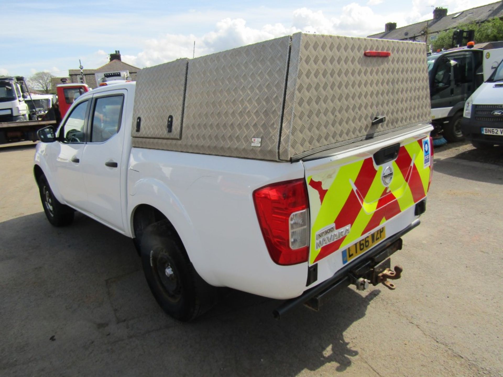 66 reg NISSAN NAVARA VISIA DCI PICKUP, 1ST REG 10/16, 94224M WARRANTED, V5 HERE, 1 FORMER - Image 3 of 7