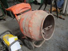 4:3 PETROL CONCRETE MIXER (DIRECT HIRE CO) [+ VAT]