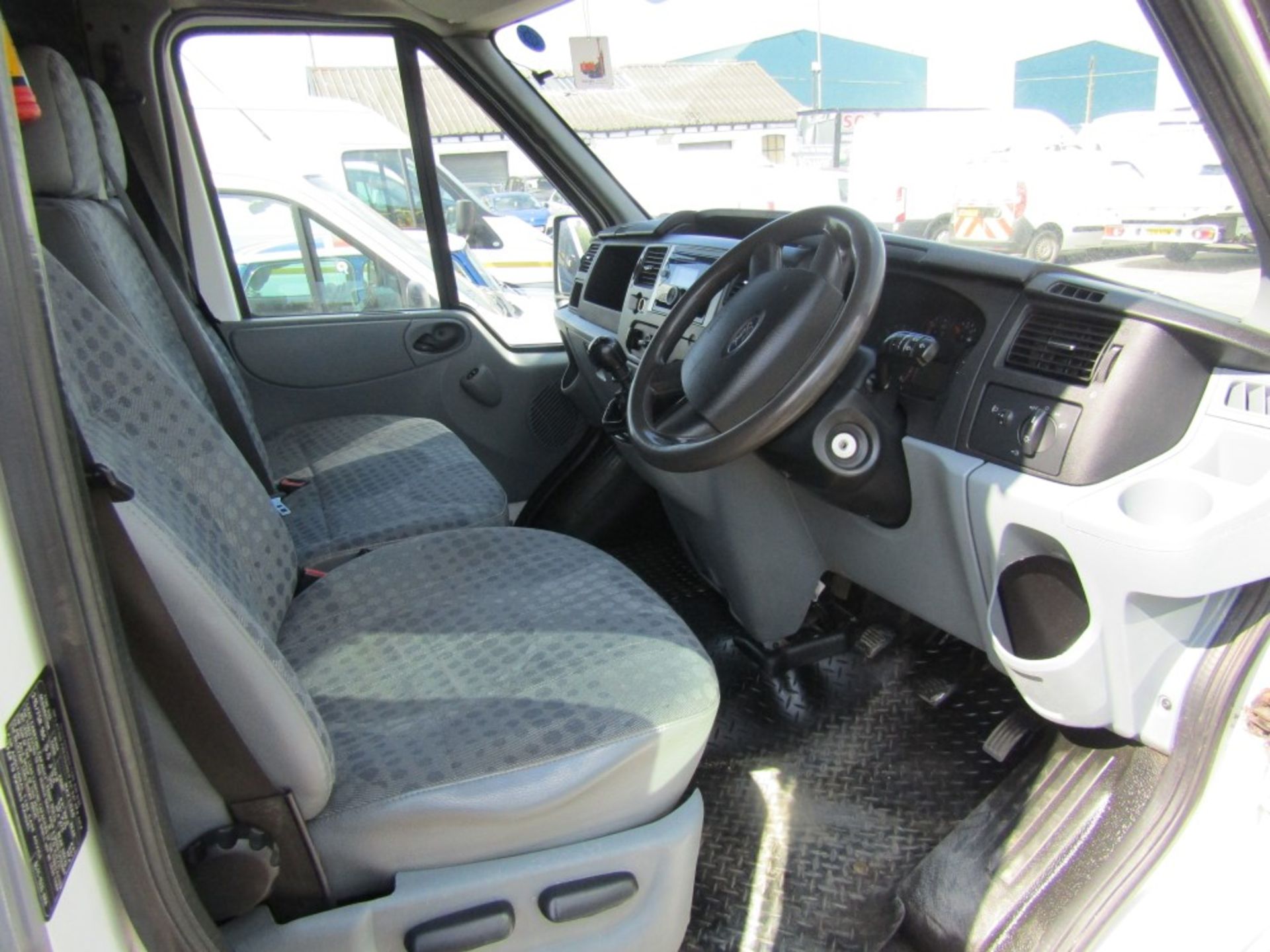 10 reg FORD TRANSIT 115 T350L RWD, 1ST REG 08/10, 154486M, V5 HERE, 1 FORMER KEEPER [NO VAT] - Image 6 of 7