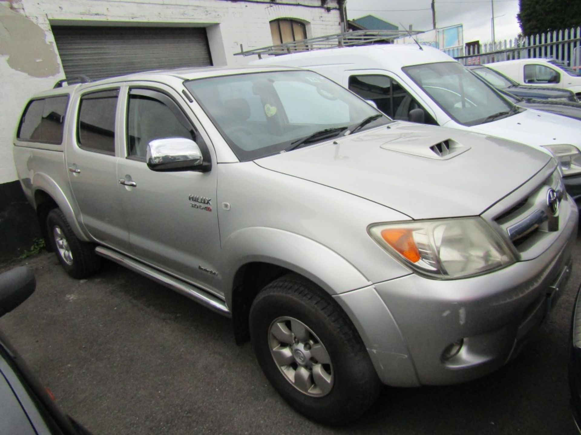 07 reg TOYOTA HILUX D-4D 4 X 4 D/C AUTO, 1ST REG 06/07, TEST 06/22, 158573M WARRANTED, V5 HERE