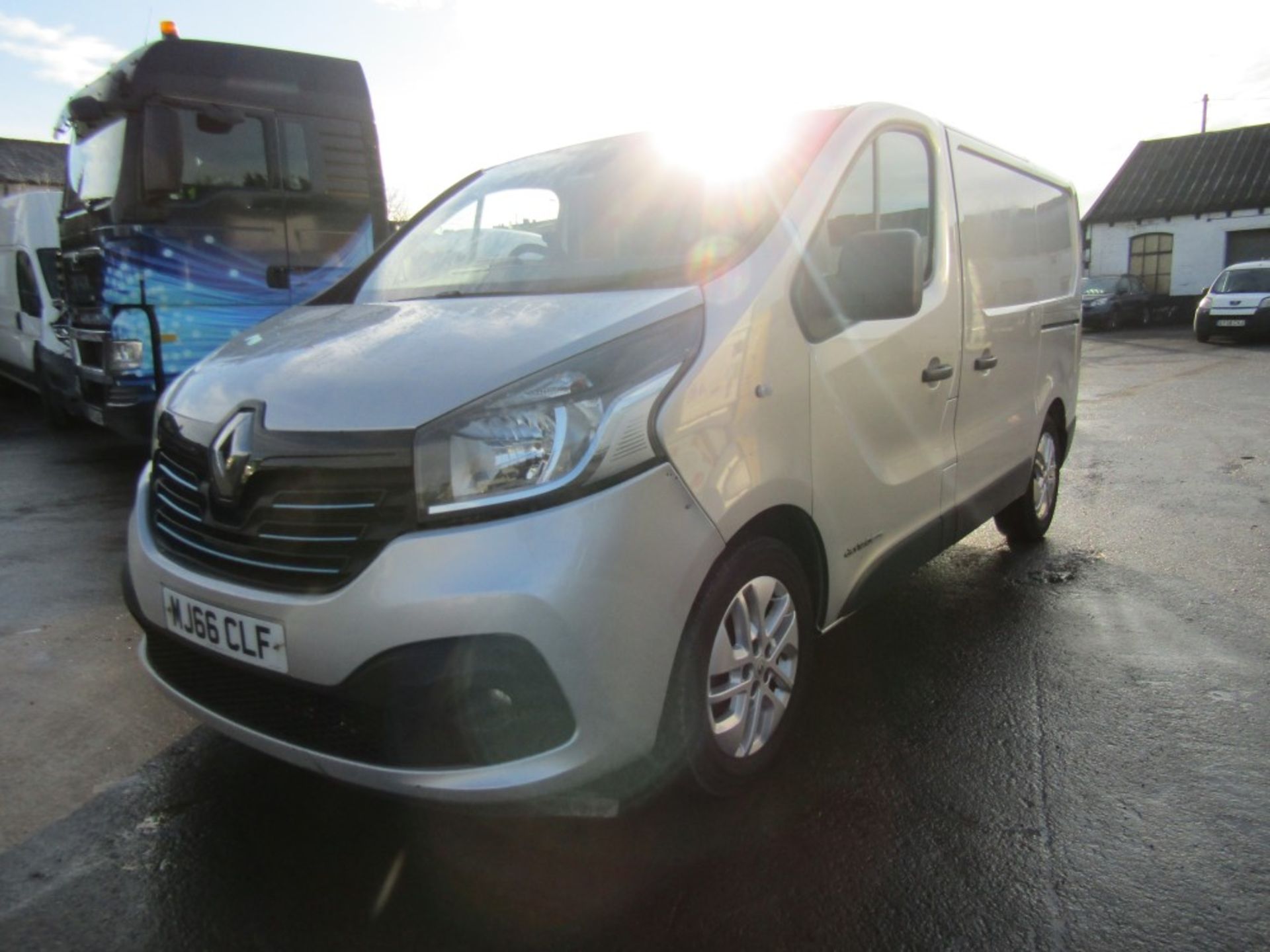 66 reg RENAULT TRAFIC SL27 SPORT ENERGY DCI, 1ST REG 09/16, TEST 10/22, 195868M WARRANTED, V5 - Image 2 of 7