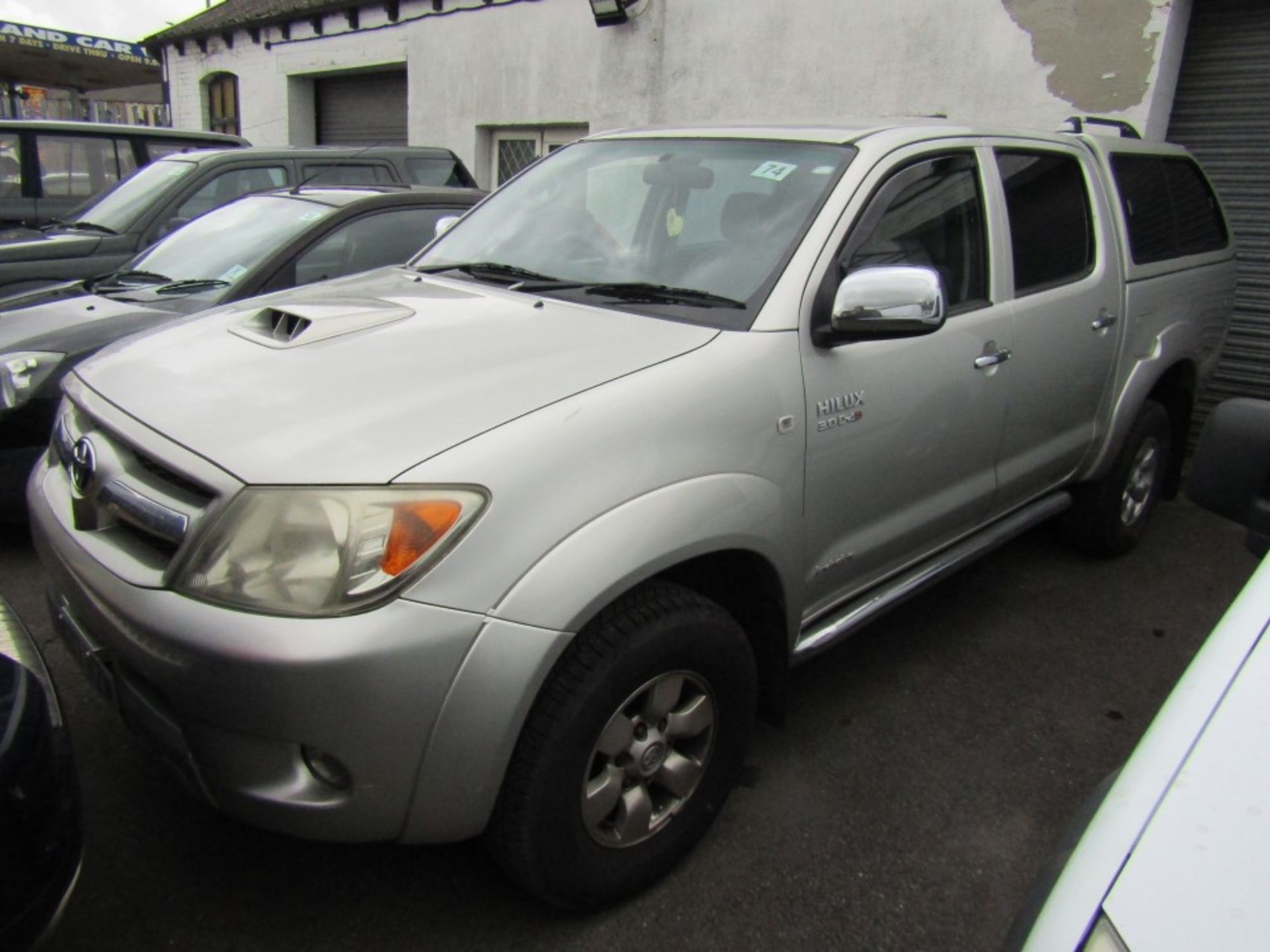 07 reg TOYOTA HILUX D-4D 4 X 4 D/C AUTO, 1ST REG 06/07, TEST 06/22, 158573M WARRANTED, V5 HERE - Image 2 of 6