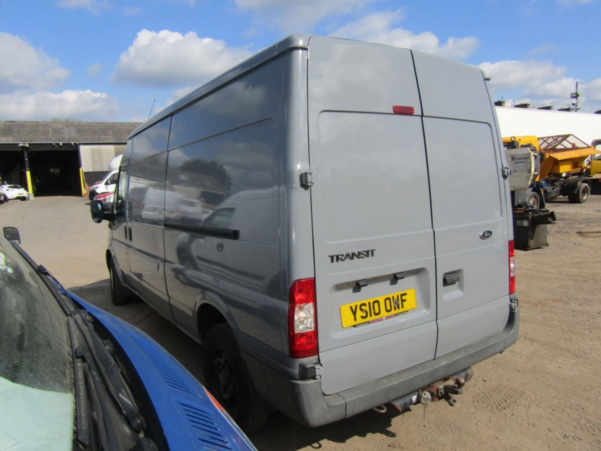 10 reg FORD TRANSIT 115 T350L RWD, 1ST REG 08/10, 154486M, V5 HERE, 1 FORMER KEEPER [NO VAT] - Image 3 of 7