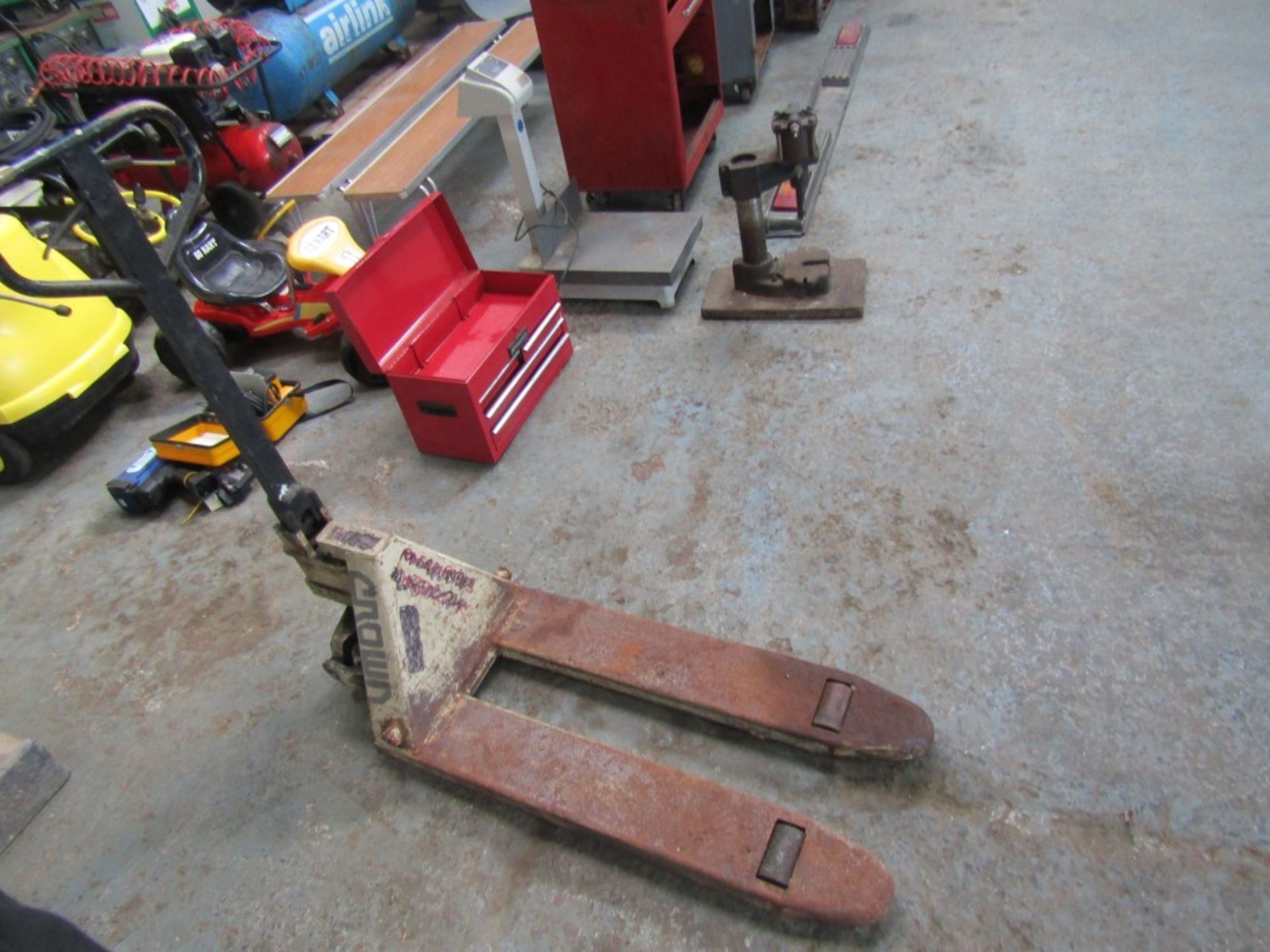 PALLET TRUCK (DIRECT COUNCIL) [+ VAT]