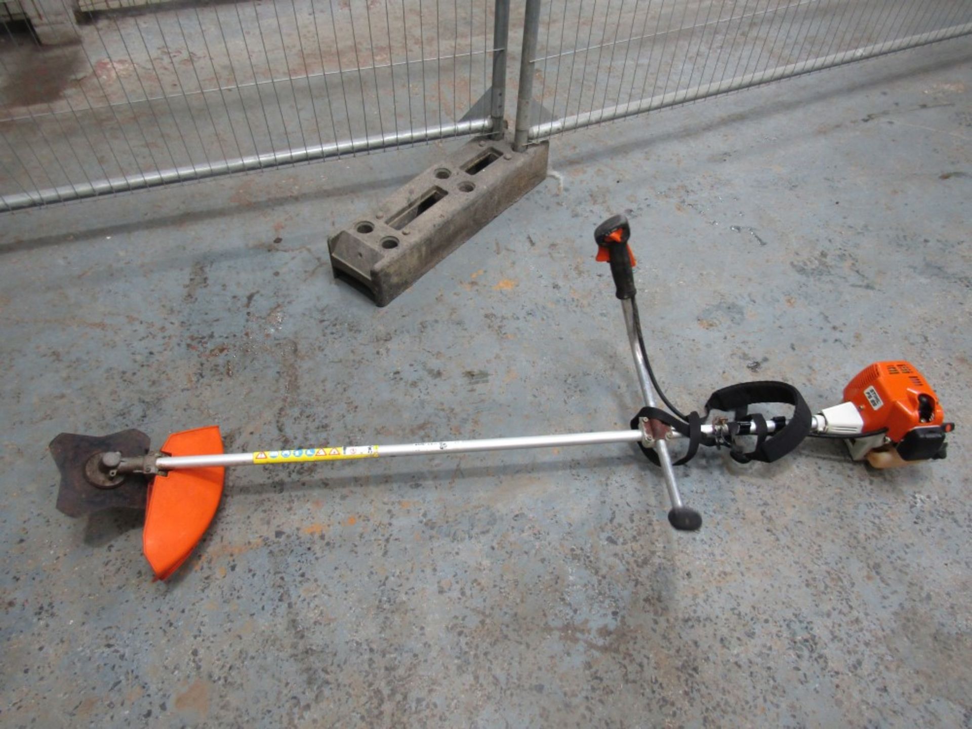 STIHL FS85 STRIMMER [+ VAT]