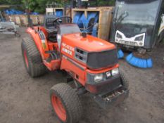 KUBOTA ST30 TRACTOR (DIRECT COUNCIL) 2960 HOURS [+ VAT]