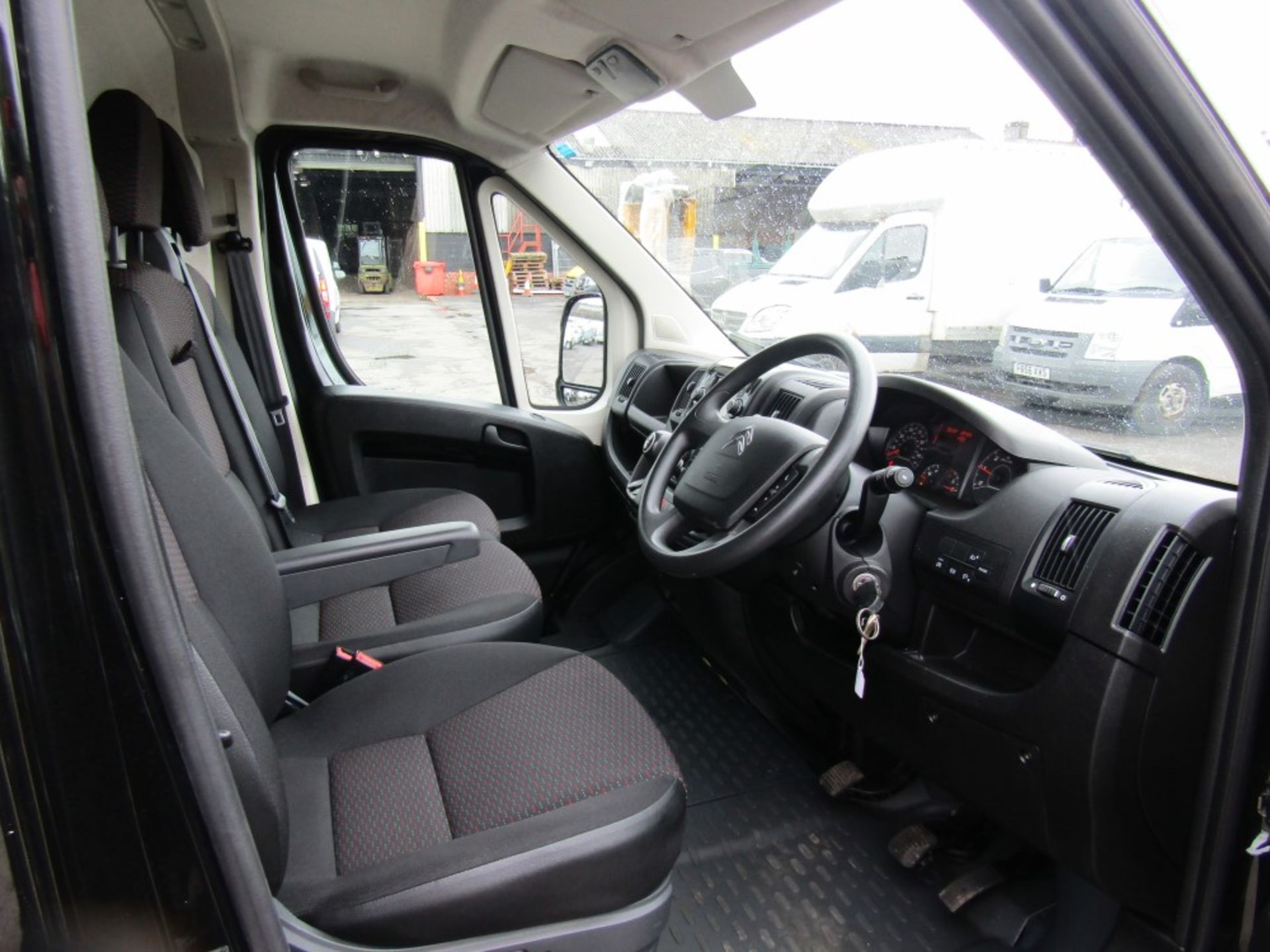 20 reg CITROEN RELAY 35 L3 DIESEL VAN, AIR CON, CRUISE CONTROL, PLY LINED, SAT NAV, PHONE SYSTEM, - Image 6 of 7