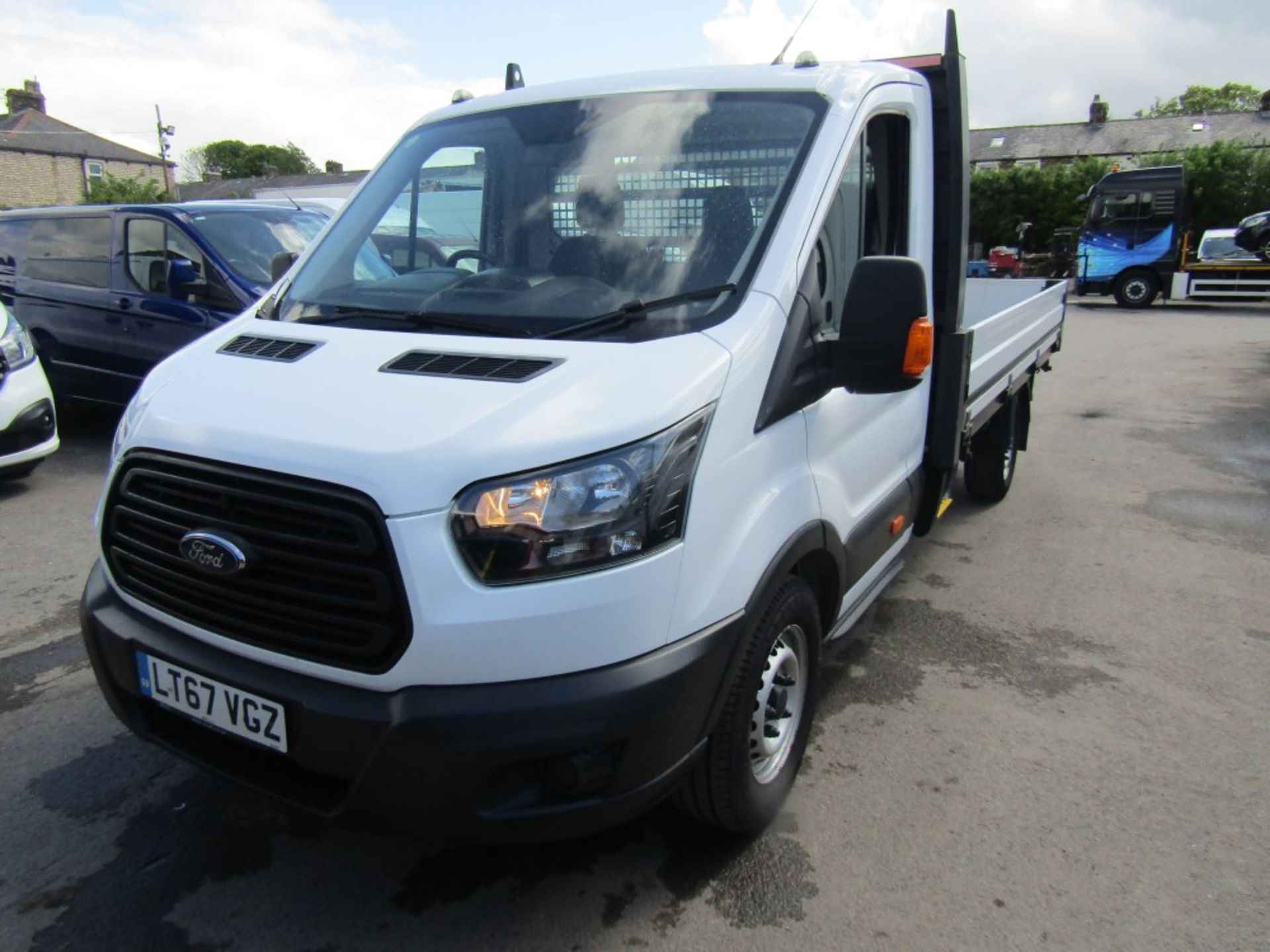 67 reg FORD TRANSIT 350 MWB DROPSIDE, 1ST REG 09/17, 124308M, NO V5 [+ VAT] - Image 2 of 6