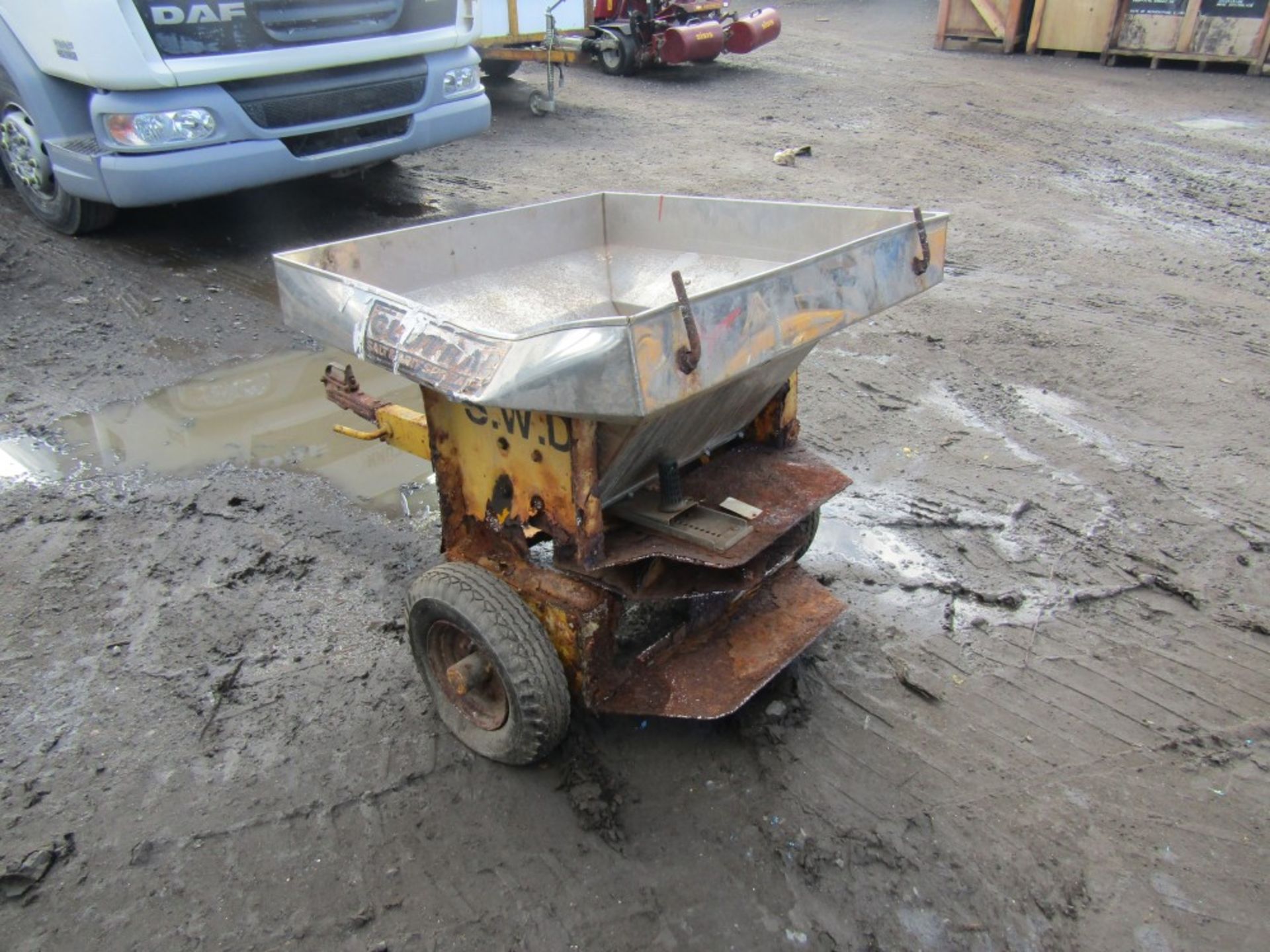 TOWABLE GRITTER (DIRECT COUNCIL) [+ VAT] - Image 2 of 2