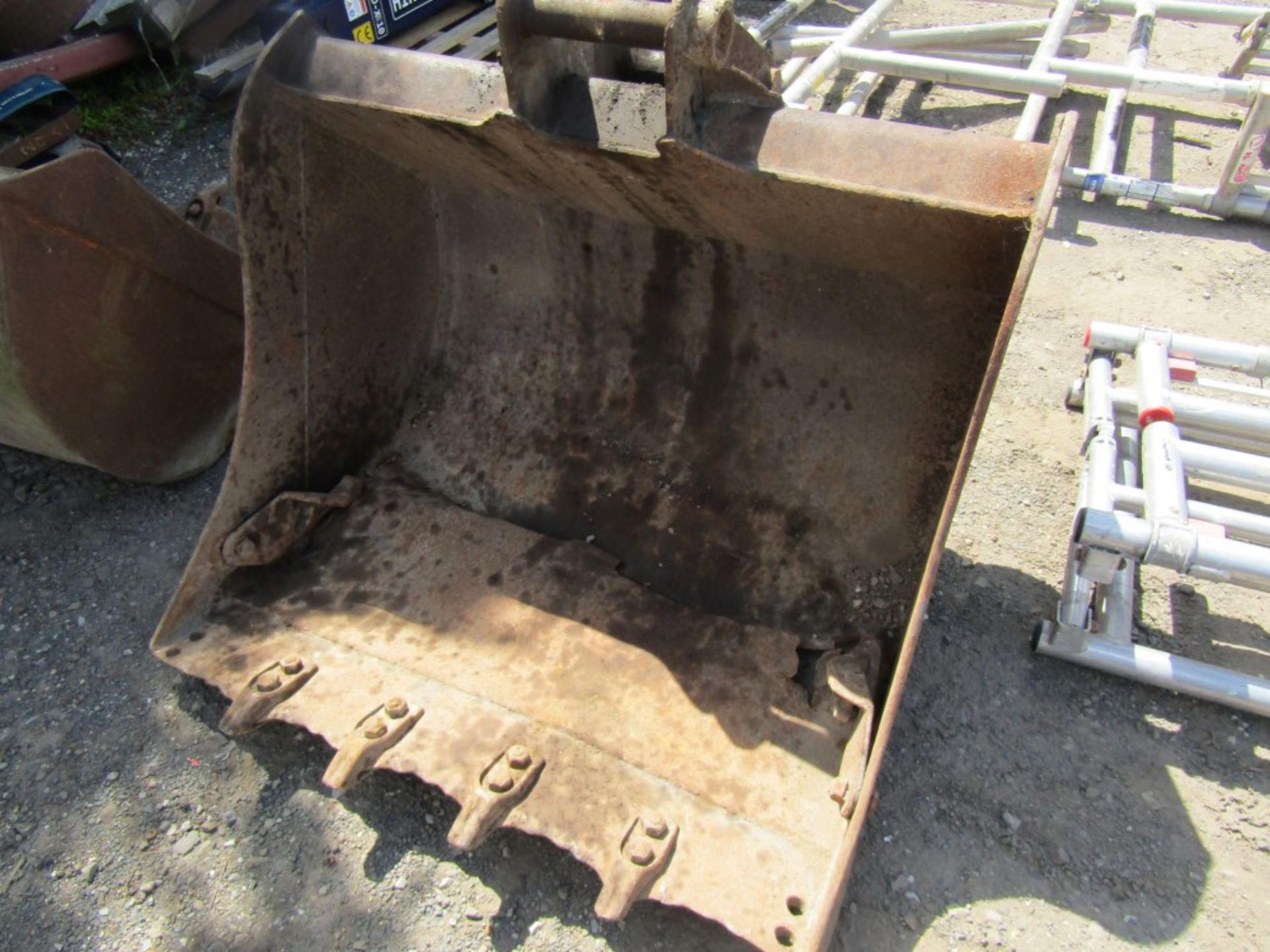 DIGGING BUCKET TO SUIT 8 TON EXCAVATOR [NO VAT]