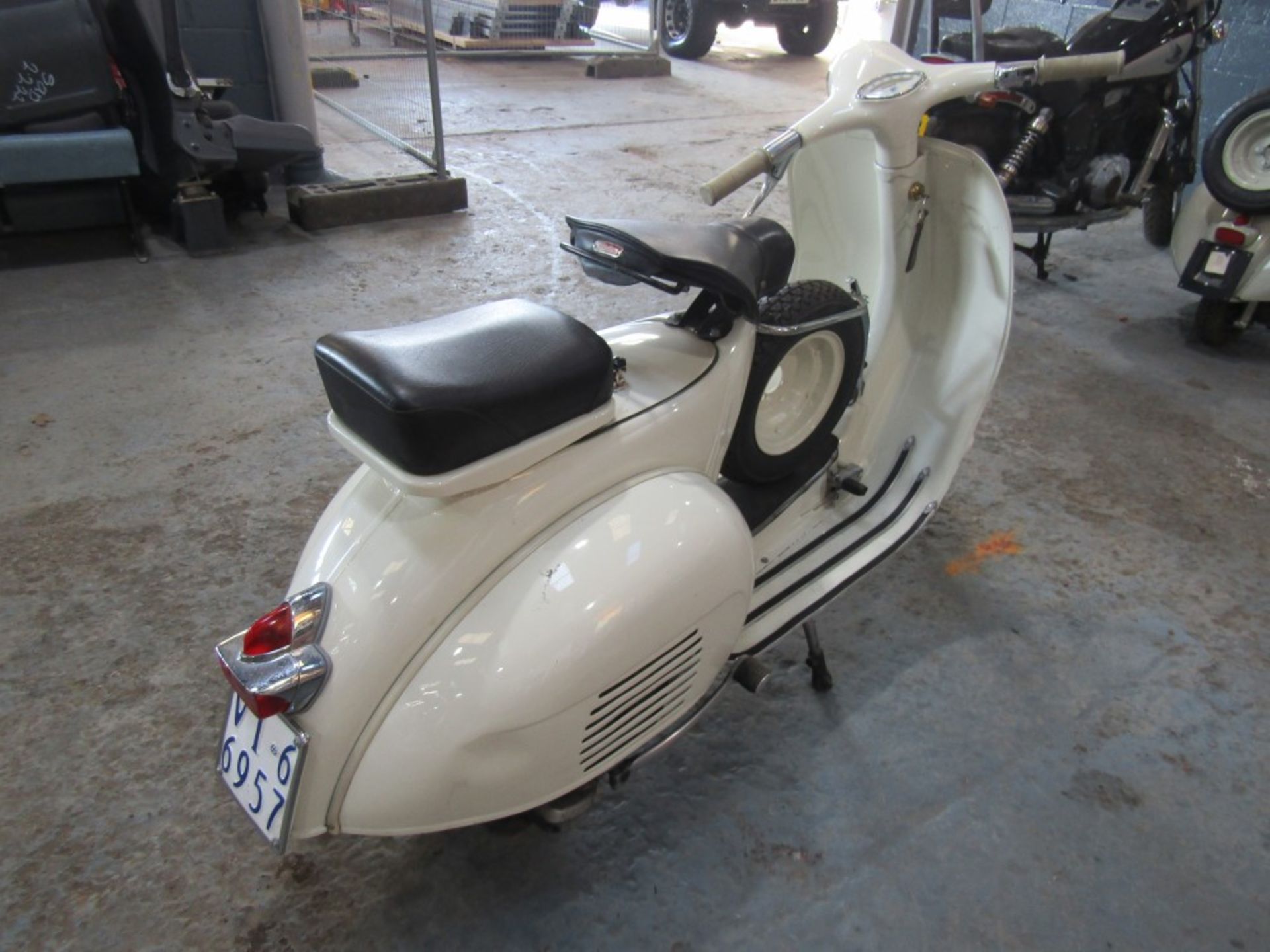 1961 ITALIAN REGISTERED VESPA 150 SCOOTER, 46533KM NOT WARRANTED [NO VAT] - Image 4 of 5