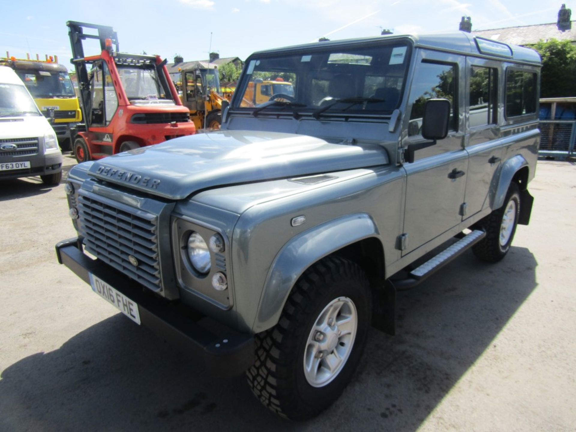 16 reg LAND ROVER DEFENDER 110 XS TD 7 SEAT D/C, AIR CON, HALF LEATHER, HEATED SEATS, ALLOYS, 1ST - Image 2 of 9