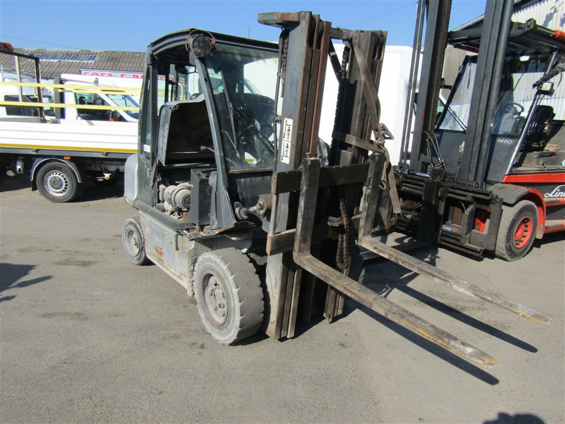 NISSAN 30 3T DIESEL FORKLIFT (RUNS BUT DOESNT DRIVE) (DIRECT COUNCIL) HOURS UNKNOWN [+ VAT]