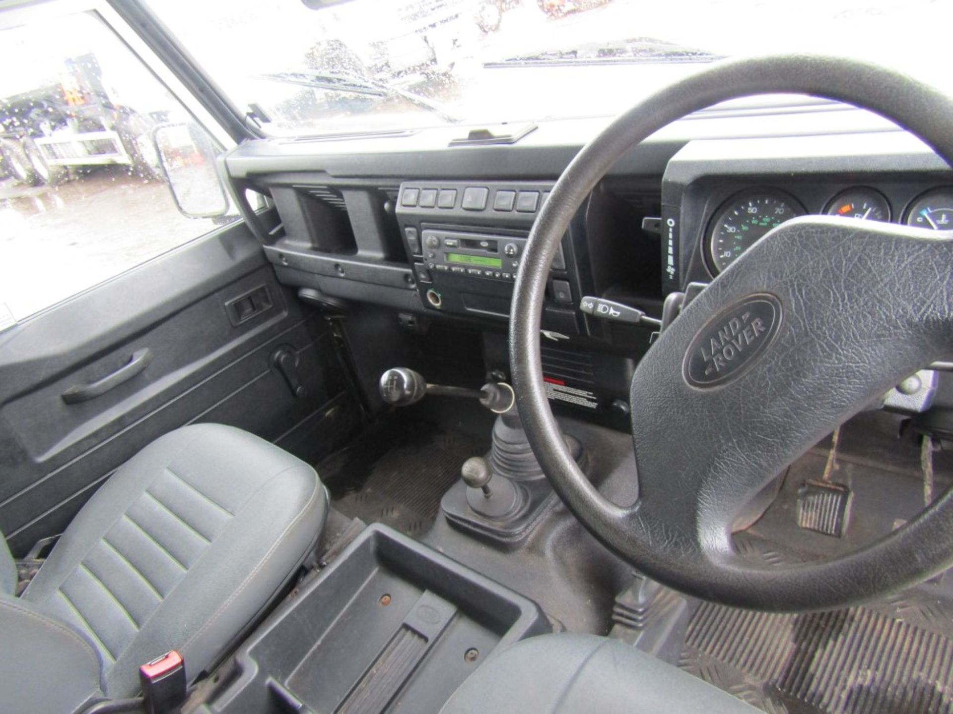 04 reg LAND ROVER DEFENDER 90 TD5 (EX BT) 1ST REG 08/04, TEST 05/23, 47951M WARRANTED, FULL - Image 7 of 8