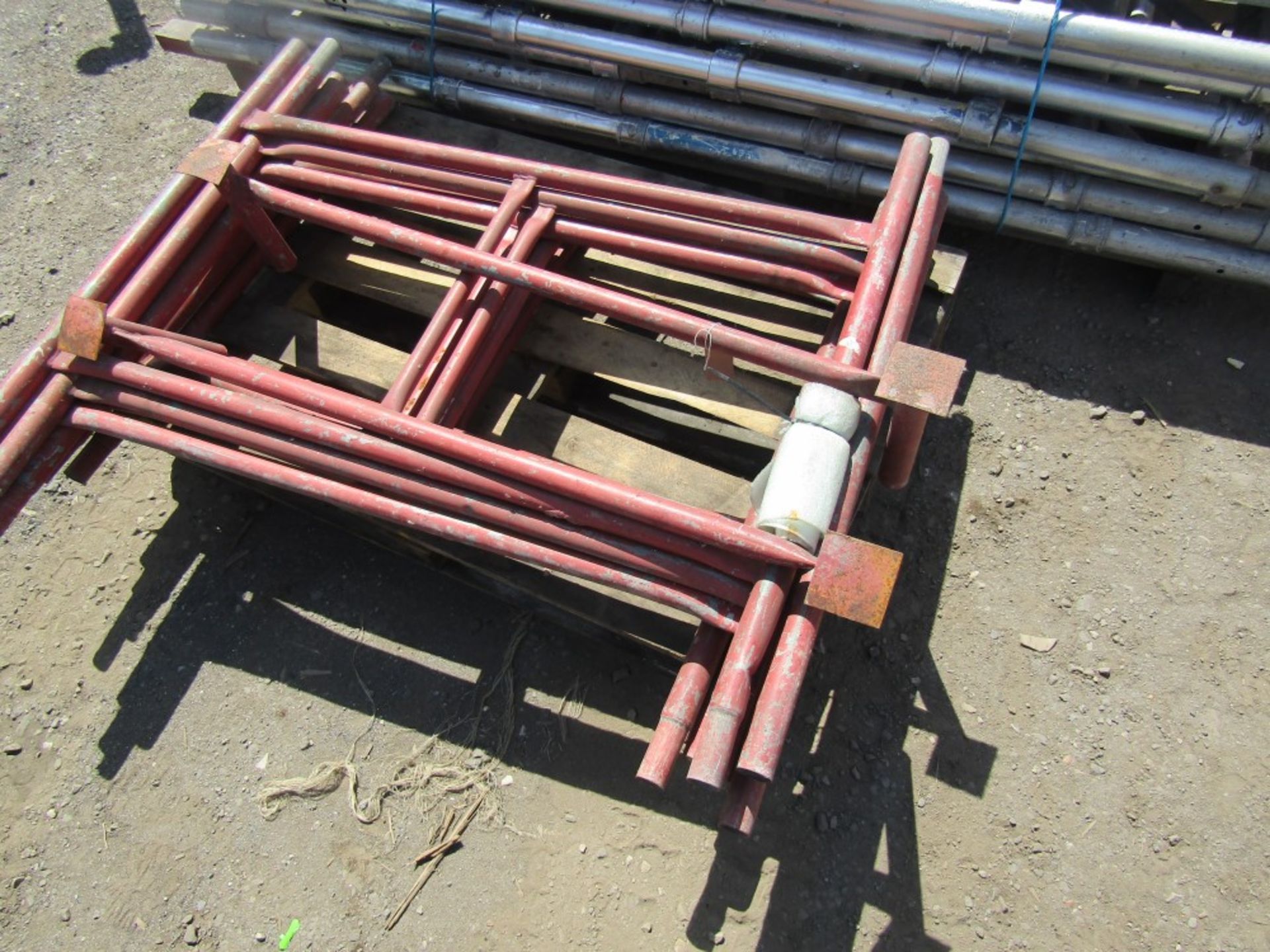 9 SECTIONS OF SCAFFOLD TOWER (RED) [NO VAT]