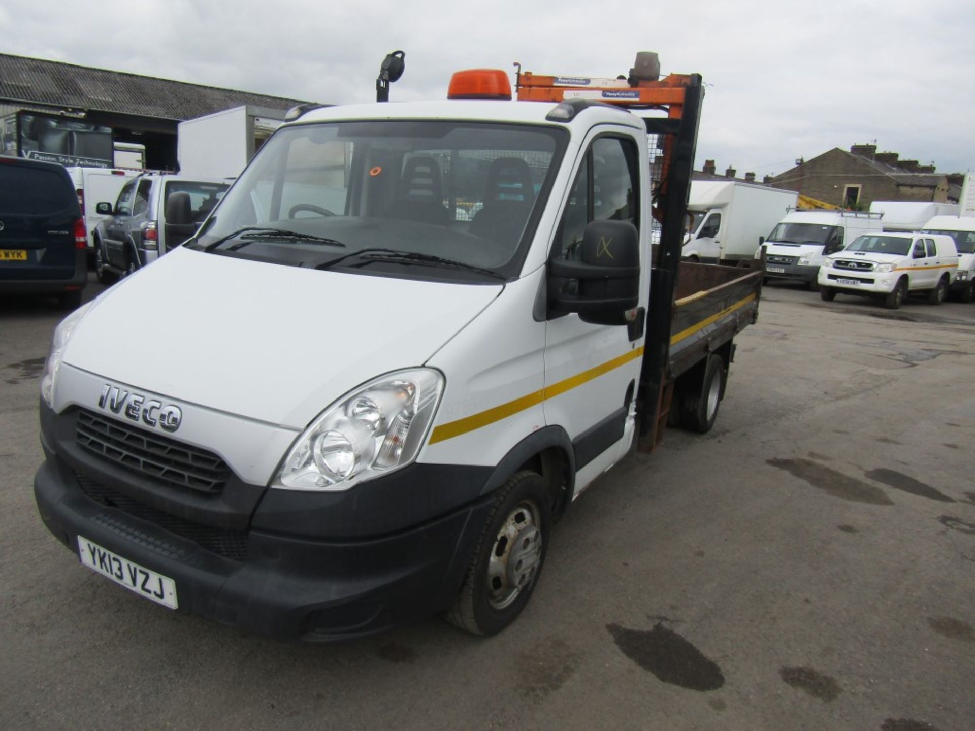 13 reg IVECO DAILY 35C11 TIPPER, 1ST REG 03/13, TEST 02/23, MILEAGE UNKNOWN, V5 HERE, 1 OWNER FROM - Image 2 of 5