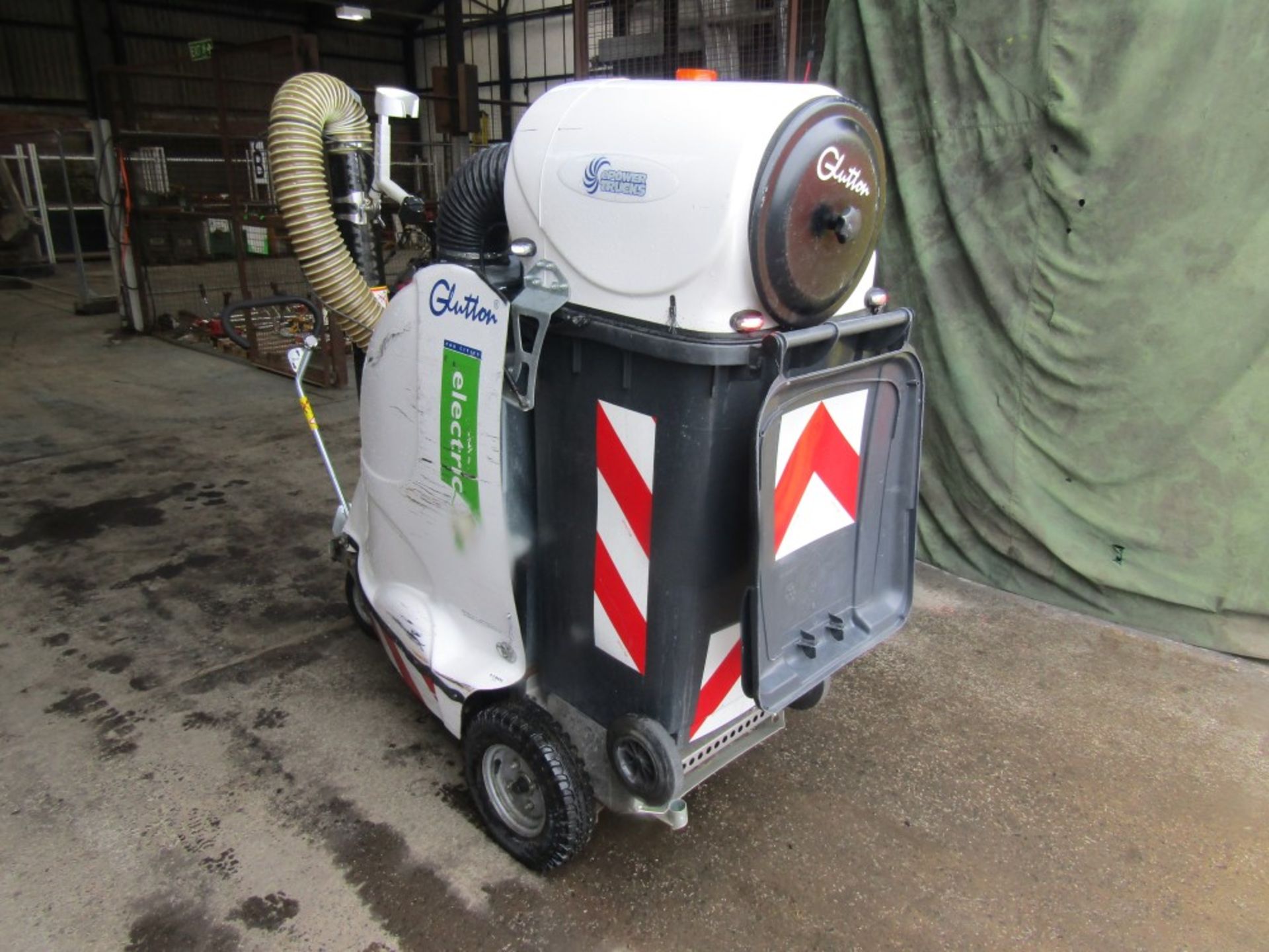 GLUTTON 2411 ELECTRIC WASTE VACUUM CLEANER (DIRECT COUNCIL) 1128 HOURS [+ VAT] - Image 2 of 3