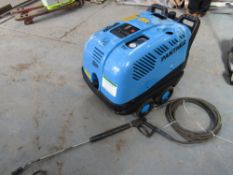 PANTHER 240V HOT & COLD DIESEL PRESSURE WASHER C/W LANCE & HOSE [NO VAT]