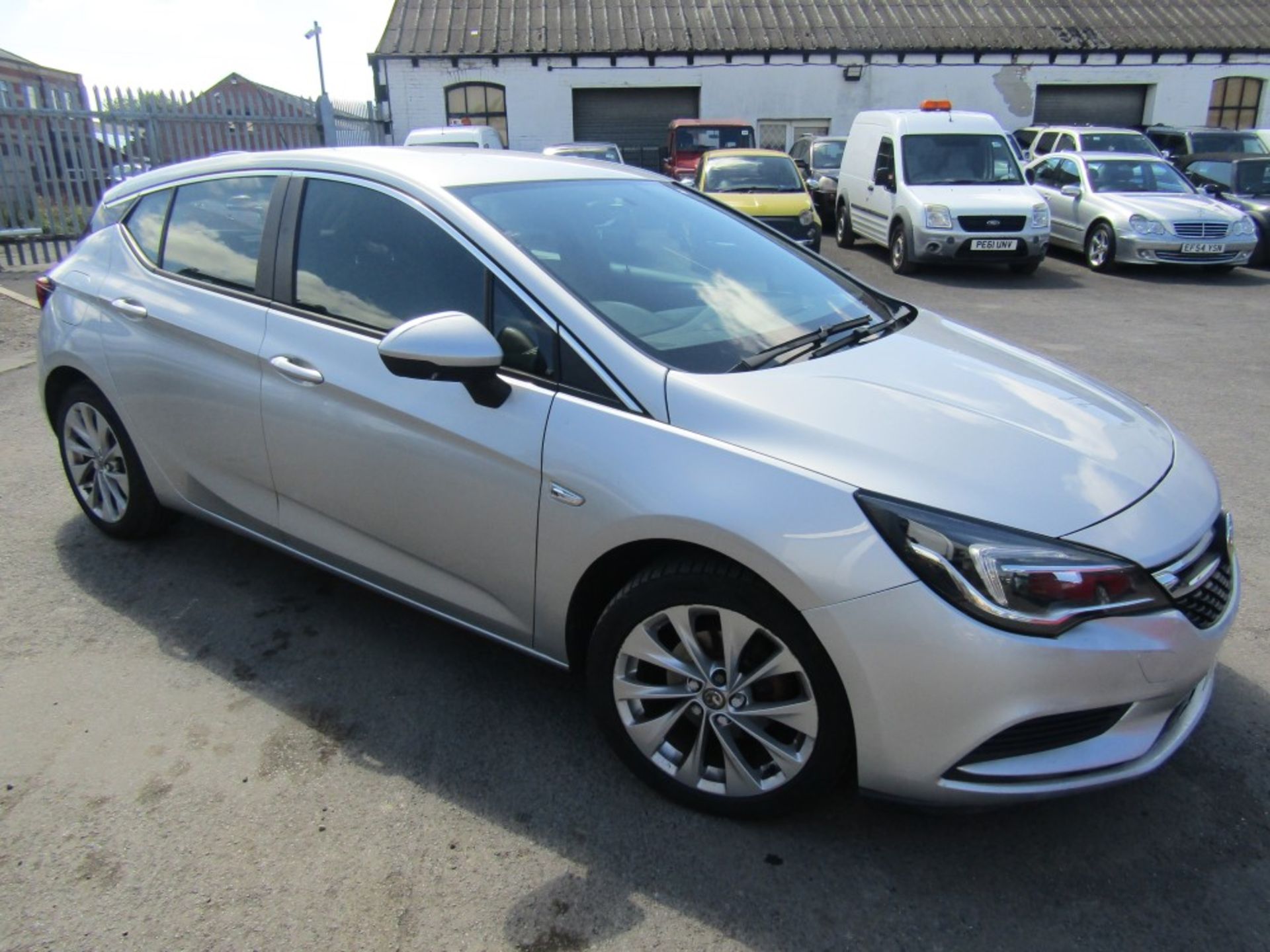 66 reg VAUXHALL ASTRA DESIGN CDTI ECOFLEX S/S, 1ST REG 12/16, 104442M WARRANTED, V5 HERE, 1 FORMER