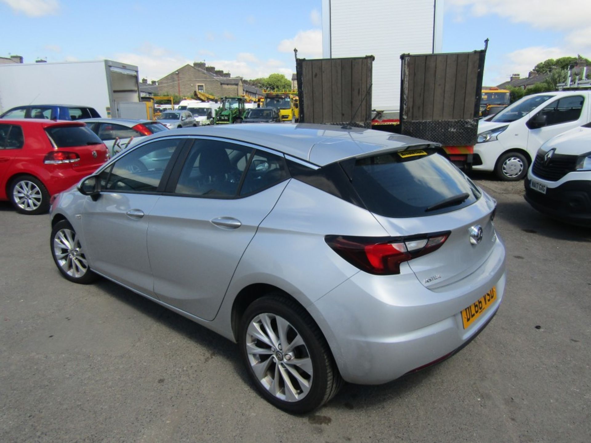 66 reg VAUXHALL ASTRA DESIGN CDTI ECOFLEX S/S, 1ST REG 12/16, 104442M WARRANTED, V5 HERE, 1 FORMER - Image 3 of 6