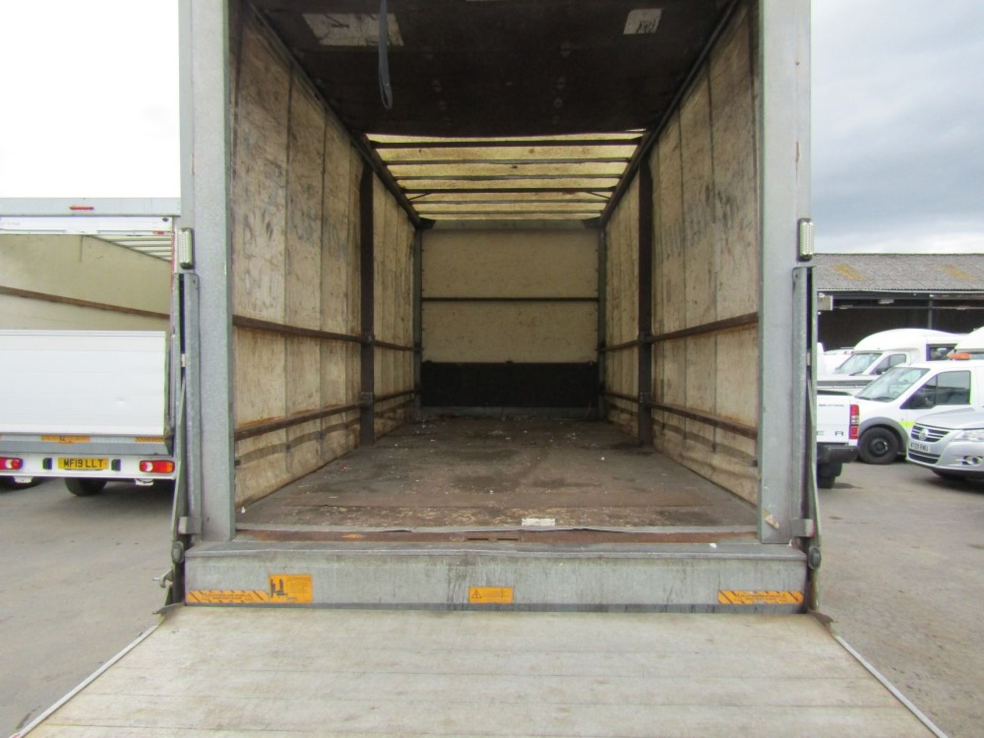 10 reg ISUZU NPR7 CURTAIN SIDER (DIRECT COUNCIL) 1ST REG 08/10, TEST 11/22, 74795M, V5 MAY FOLLOW [+ - Image 5 of 7