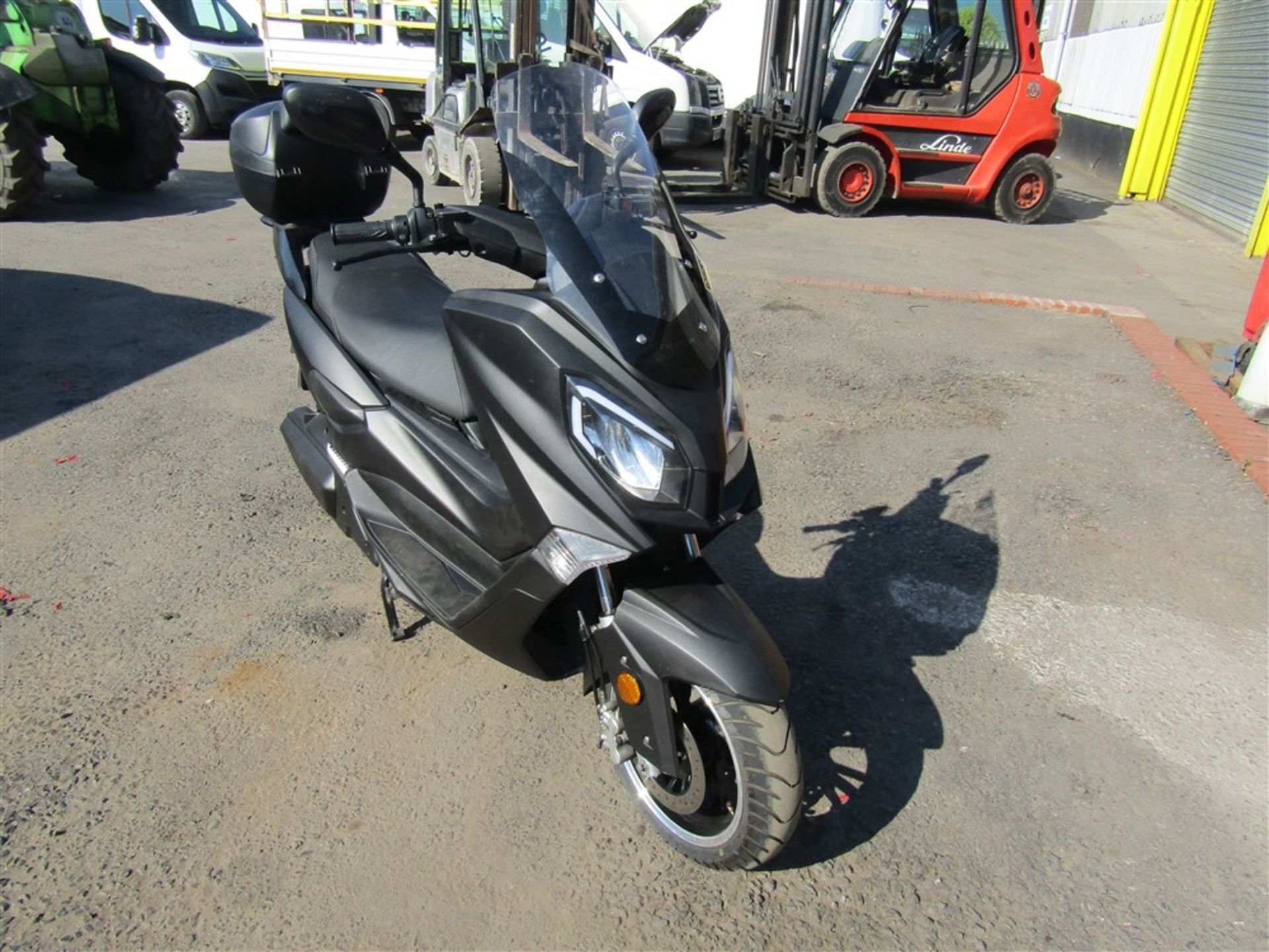 70 reg EFUN TIGER LYNX ELECTRIC SCOOTER, 1ST REG 10/20, 2310KM, V5 HERE, 1 FORMER KEEPER [NO VAT]