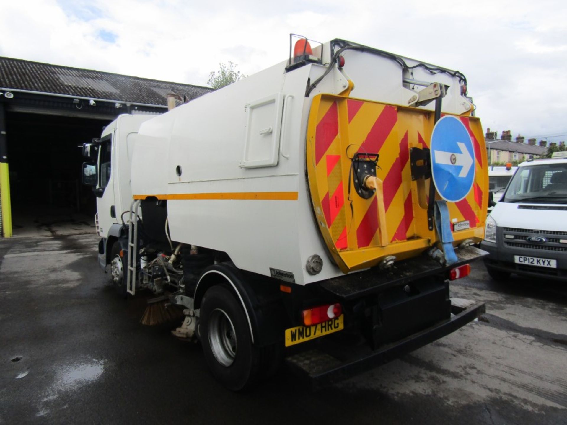 07 reg DAF FA LF45.180 JOHNSON SWEEPER, 1ST REG 07/07, TEST 05/23, 156146KM, V5 HERE, 3 FORMER - Image 4 of 6