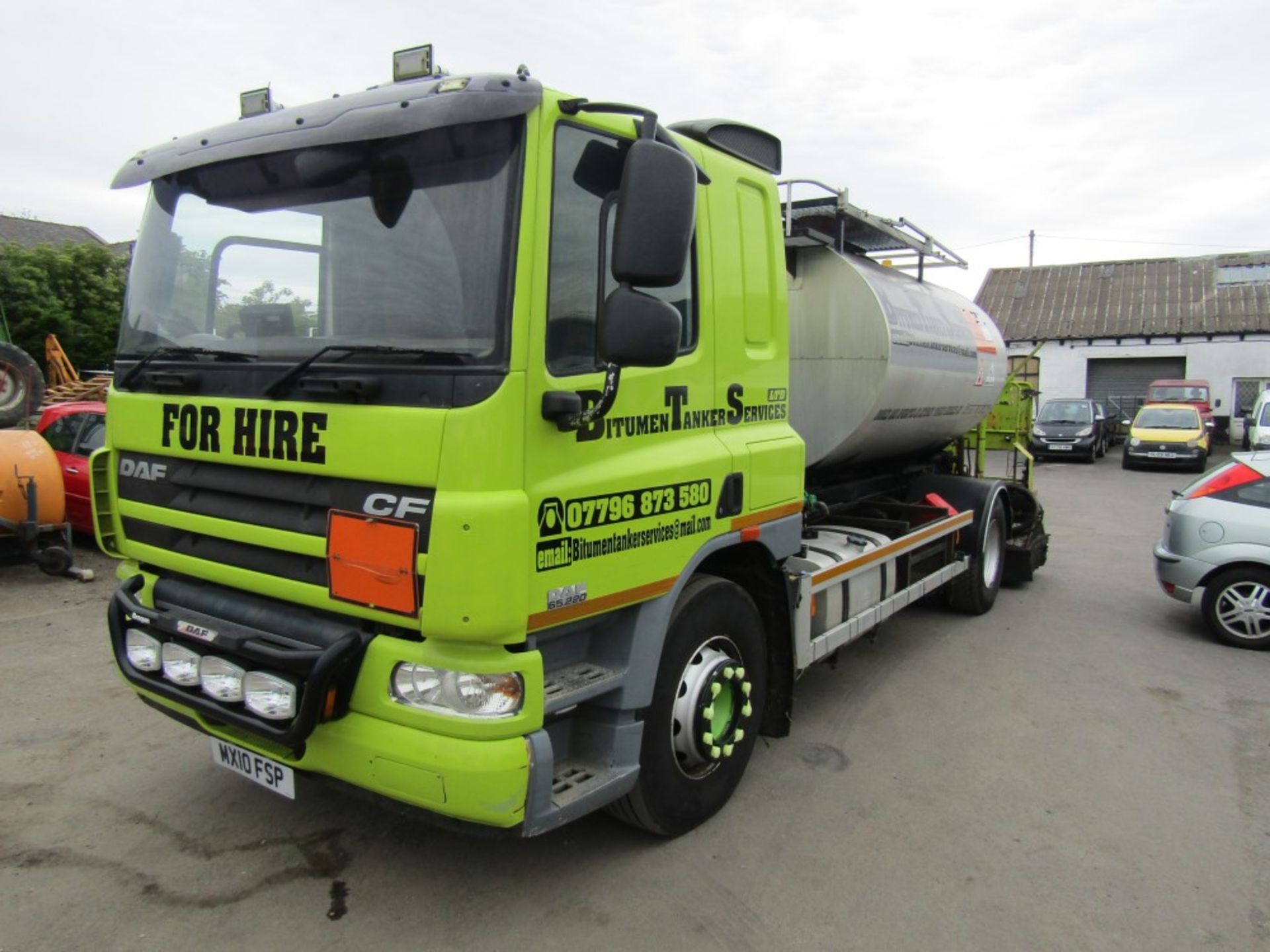 10 reg DAF TAR SPRAYER, 1ST REG 05/10, 273987M NOT WARRANTED, V5 HERE, 1 FORMER KEEPER [NO VAT] - Image 2 of 8