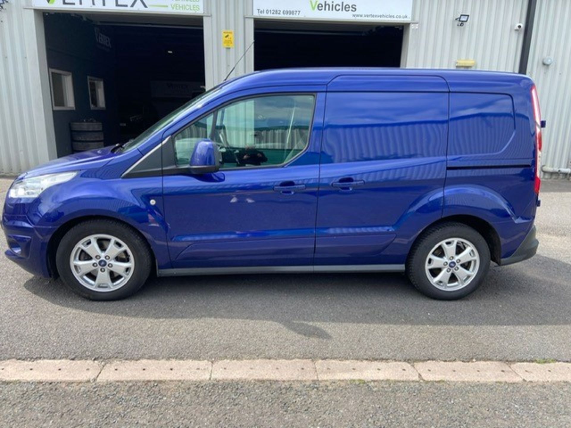 68 reg FORD TRANSIT CONNECT TDCI LIMITED (LOCATION NELSON) 1ST REG 12/18, TEST 12/22, 2 KEYS, FSH, - Image 4 of 11