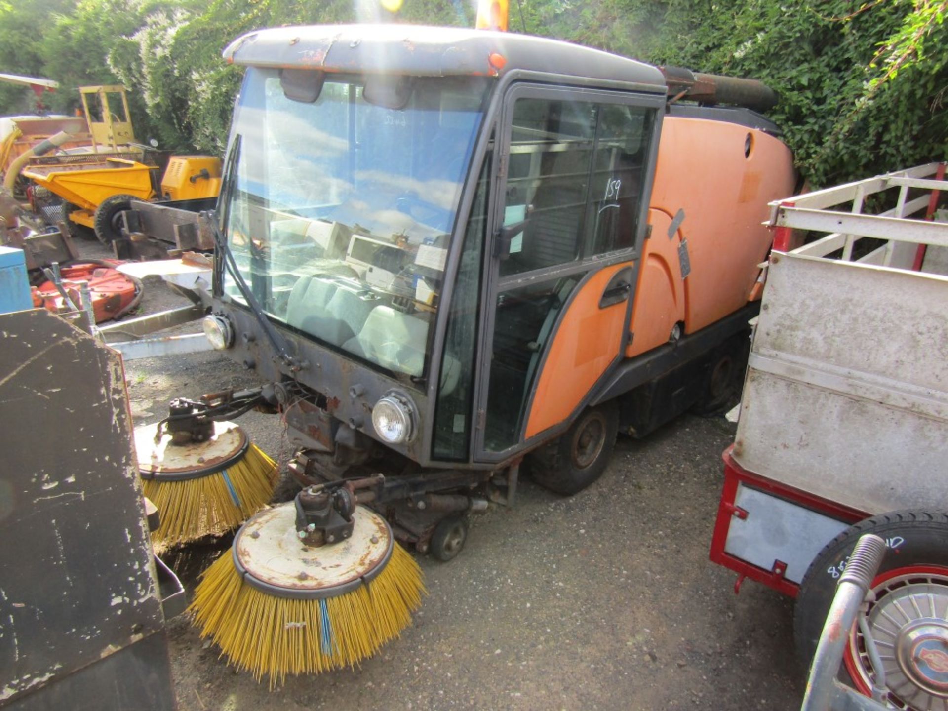 COMPACT JOHNSTON ROAD SWEEPER [NO VAT]