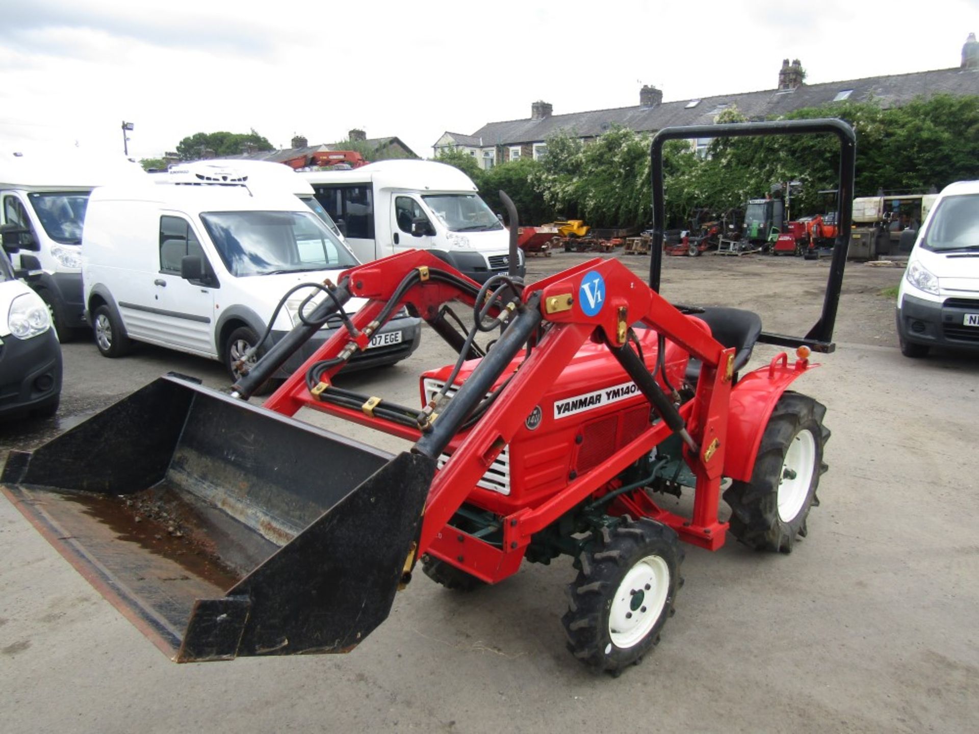 YANMAR YM1401D 3 CYL DIESEL TRACTOR C/W FRONT LOADER, 513 HOURS NOT WARRANTE [NO VAT] - Image 2 of 5