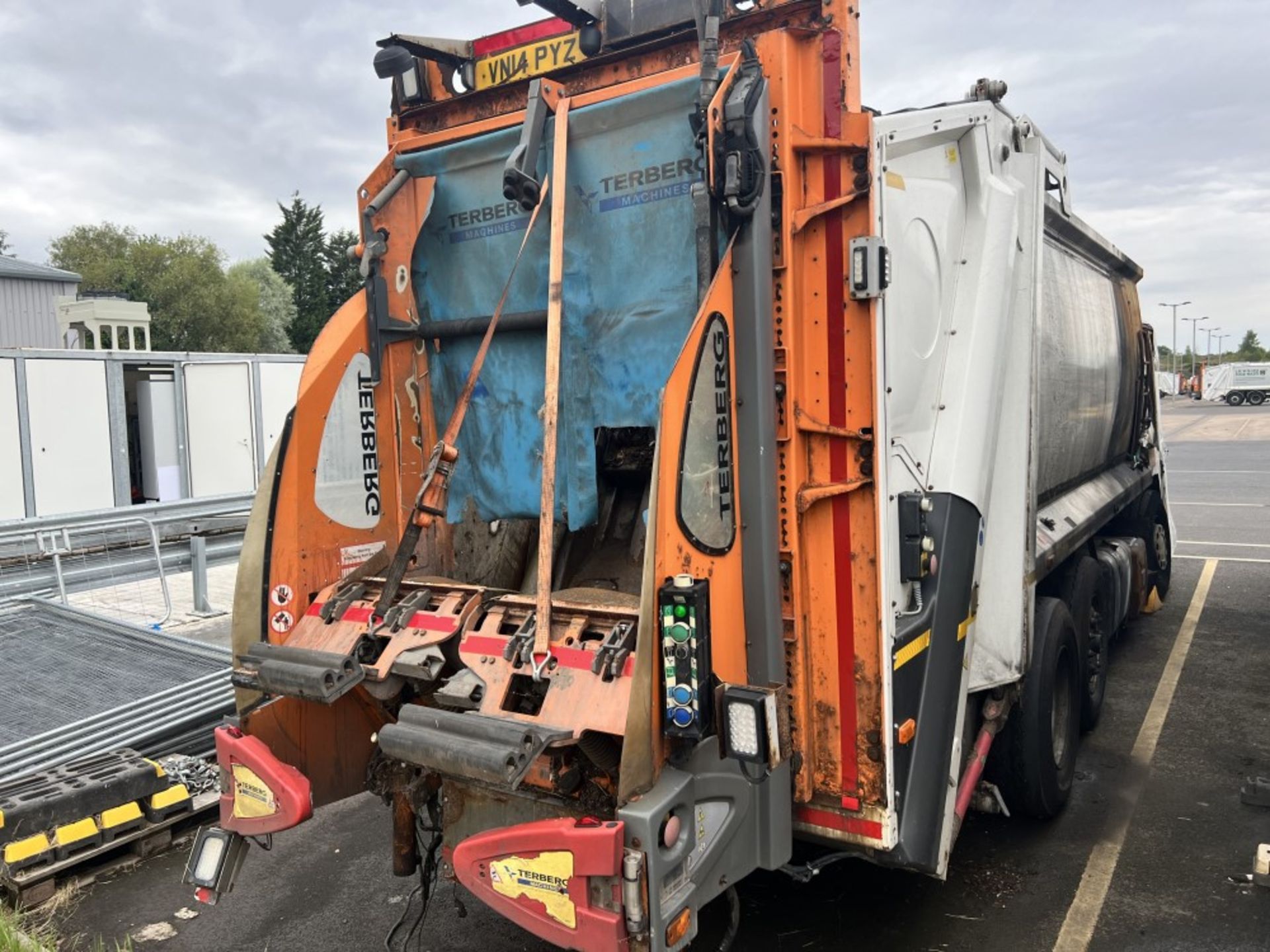 14 reg DENNIS ELITE 6 REFUSE WAGON (NON RUNNER - BURNT OUT) (DIRECT COUNCIL) (LOCATION CHESHIRE) 1ST - Bild 4 aus 4