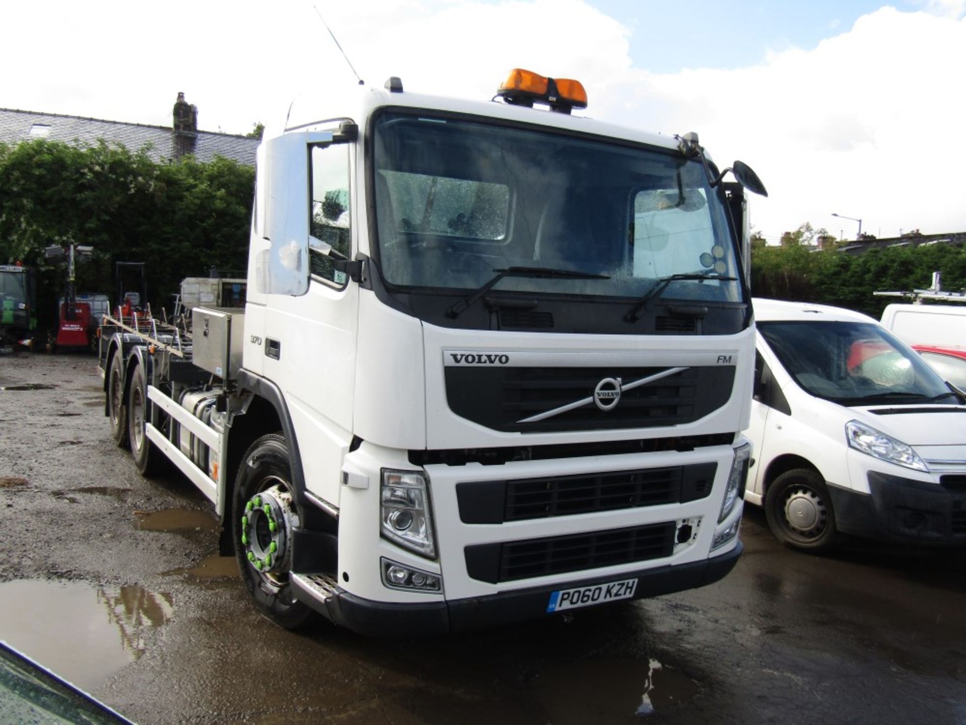 60 reg VOLVO FM370 CHASSIS CAB (DIRECT UNITED UTILITIES WATER) 1ST REG 01/11, TEST 11/22, 281457KM