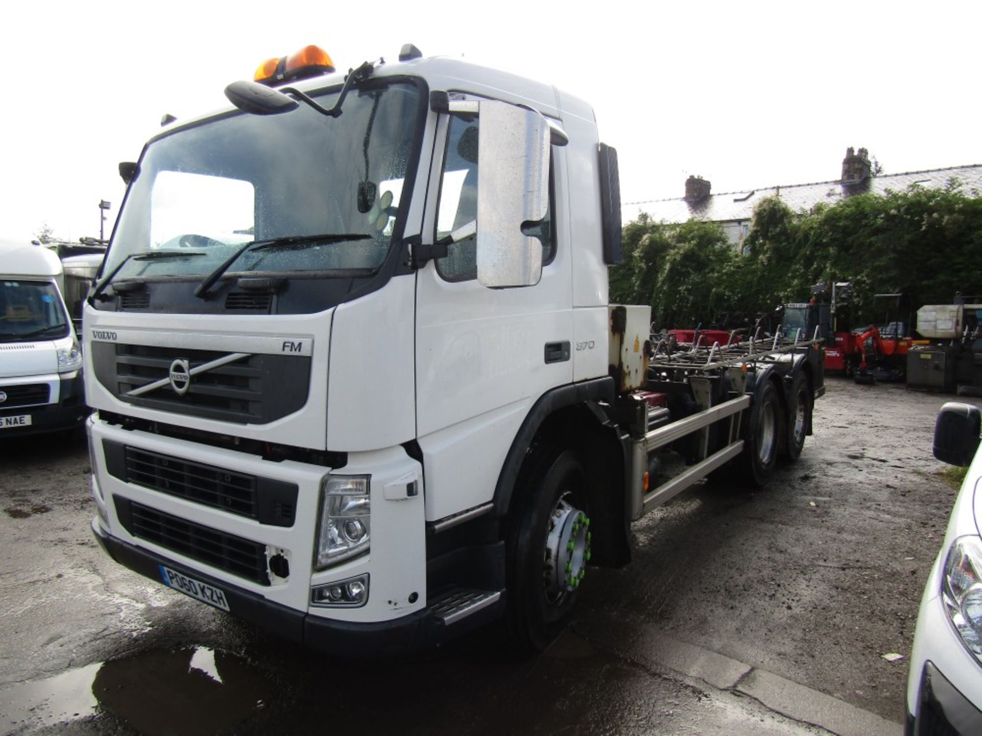 60 reg VOLVO FM370 CHASSIS CAB (DIRECT UNITED UTILITIES WATER) 1ST REG 01/11, TEST 11/22, 281457KM - Image 2 of 7