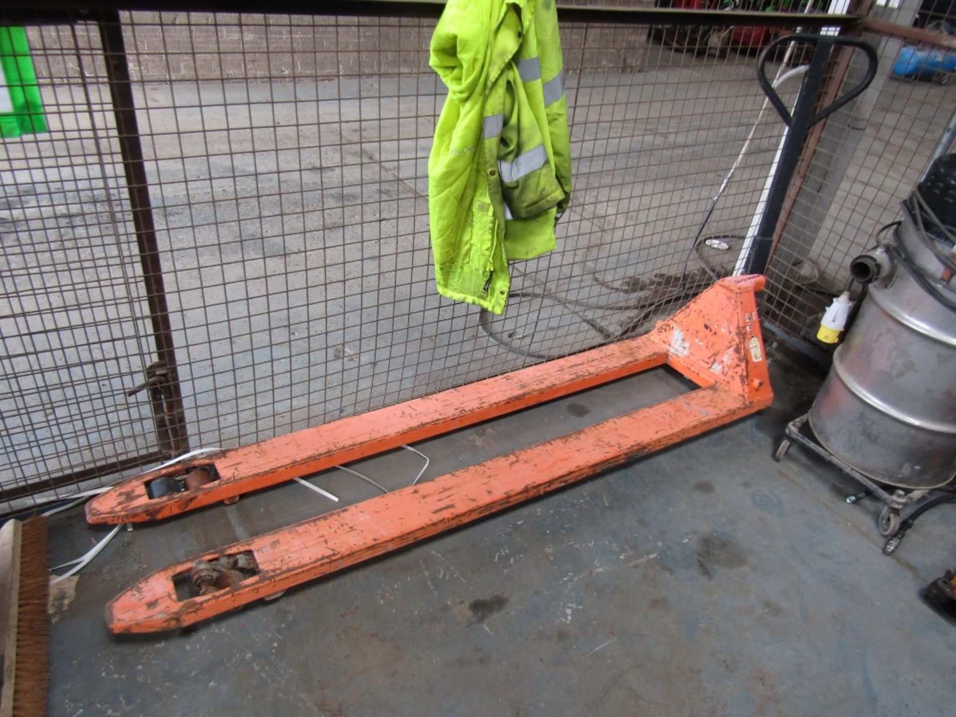 LOADSURFER 2000KG LONG REACH PALLET TRUCK [NO VAT]