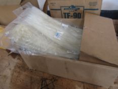 QTY OF NYLON TIE WRAPS 9 X 450MM [+ VAT]