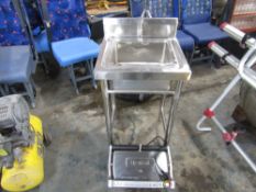 STAINLESS STEEL PORTABLE SINK ON STAND + TEFAL GRILL [NO VAT]