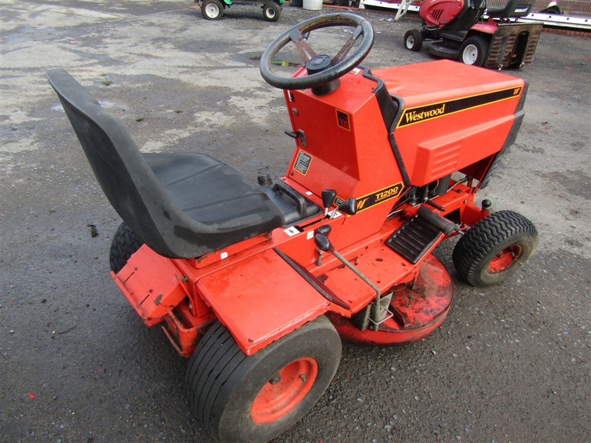 WESTWOOD T1200 RIDE ON MOWER [NO VAT] - Image 2 of 3