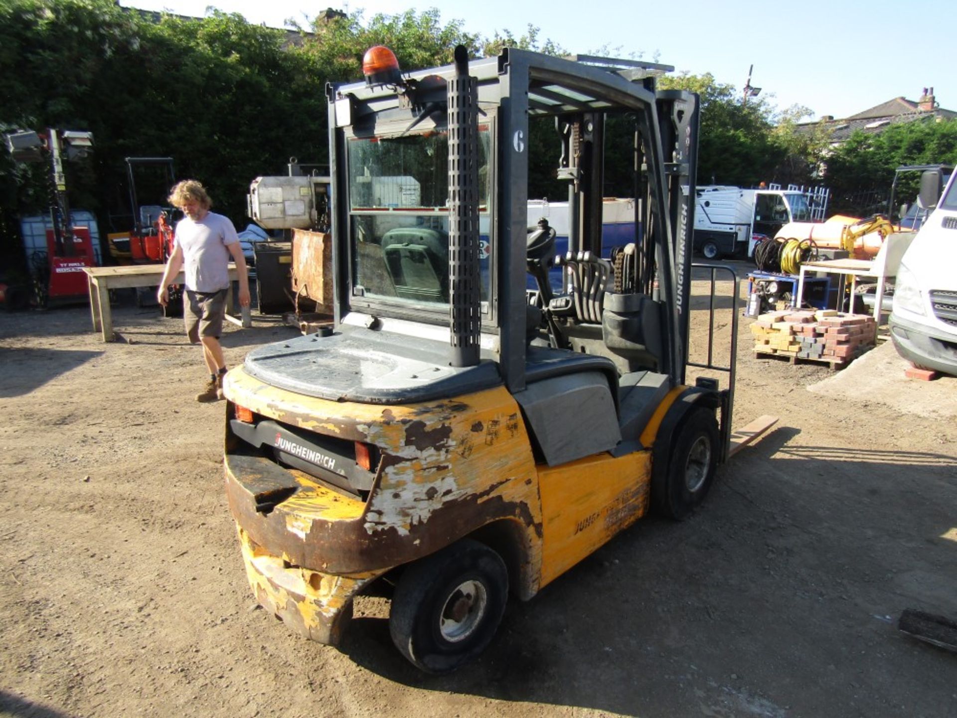 2015 JUNGHEINRICH DFG425 FORK LIFT (NO KEYS) [NO VAT] - Image 4 of 5