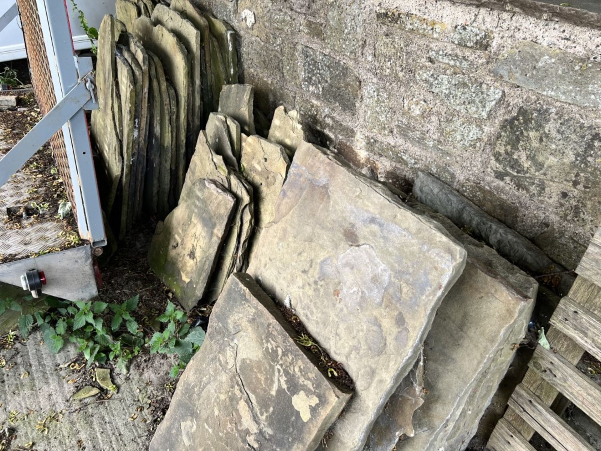 MINI SKIP C/W STONE SLATES & OTHER STONE SLATES (LOCATION BURNLEY) (RING FOR COLLECTION - Image 3 of 3