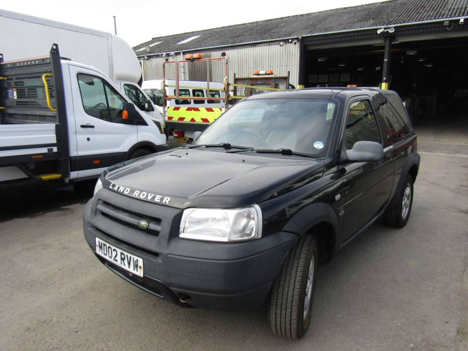 02 reg LAND ROVER FREELANDER TD4 SWB AUTO 4 X 4, 1ST REG 08/02, TEST 04/23, 104158M, V5 HERE, 1 - Image 2 of 7