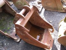 KUBOTA 12" 5t EXCAVATOR BUCKET 50mm PINS [NO VAT]