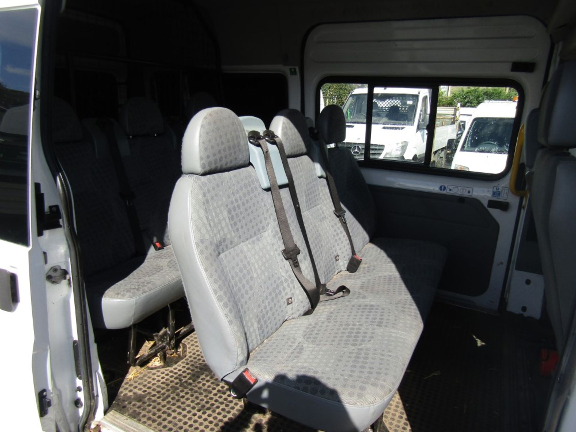 12 reg FORD TRANSIT 125 T300 FWD MINIBUS (DIRECT COUNCIL) 1ST REG 05/12, TEST 05/23, 48363M, V5 - Image 6 of 8