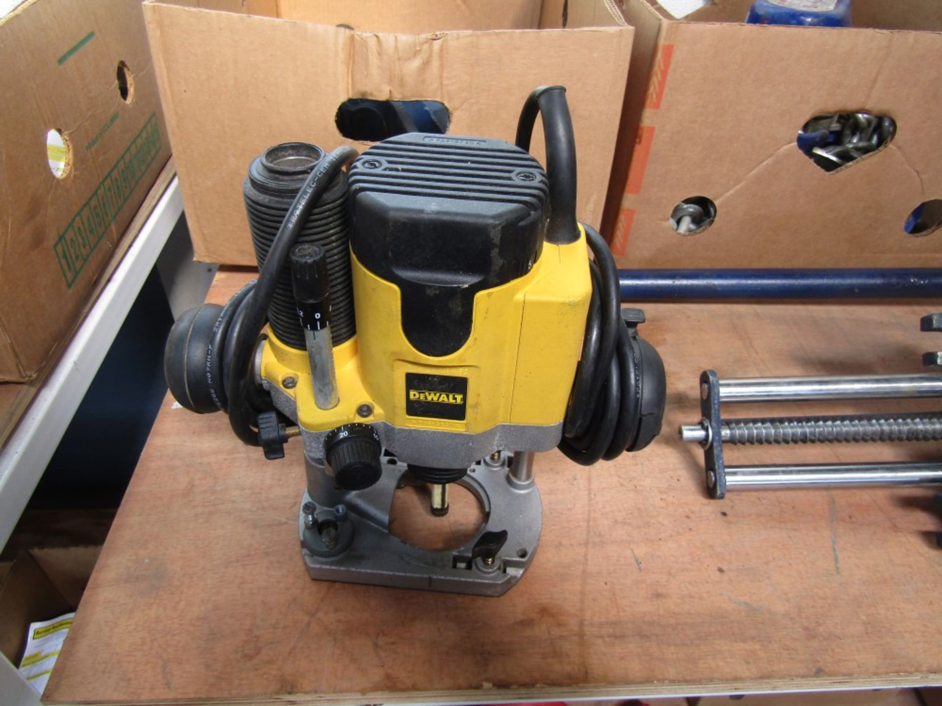 DEWALT DW621 240V ROUTER [NO VAT]