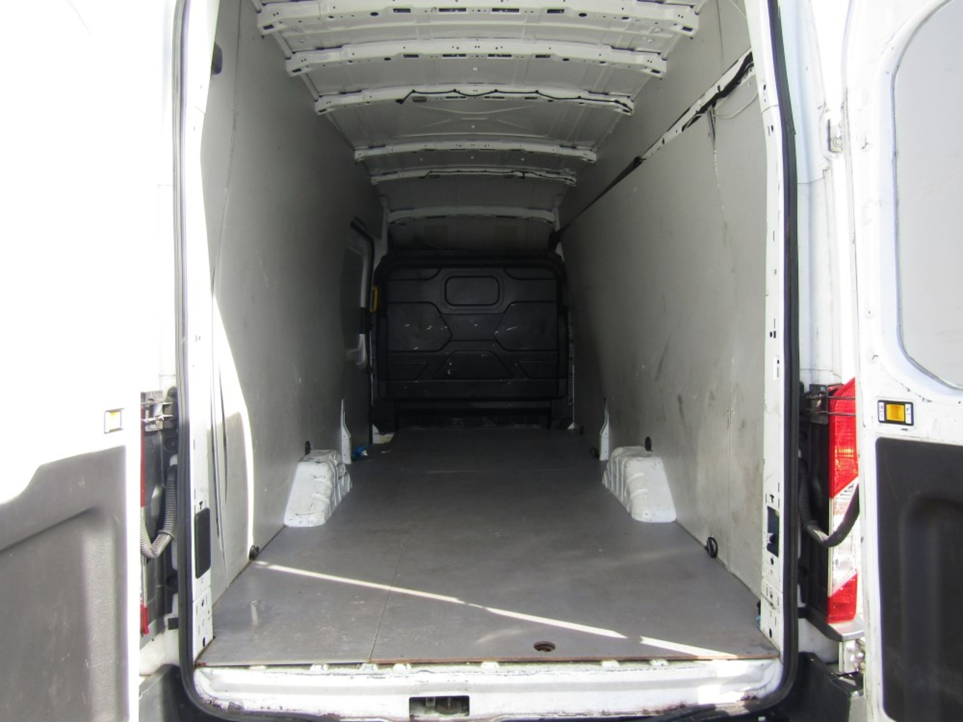 16 reg FORD TRANSIT 350, 1ST REG 04/16, TEST 04/23, 126742M, V5 HERE, 1 OWNER FROM NEW [+ VAT] - Image 5 of 7