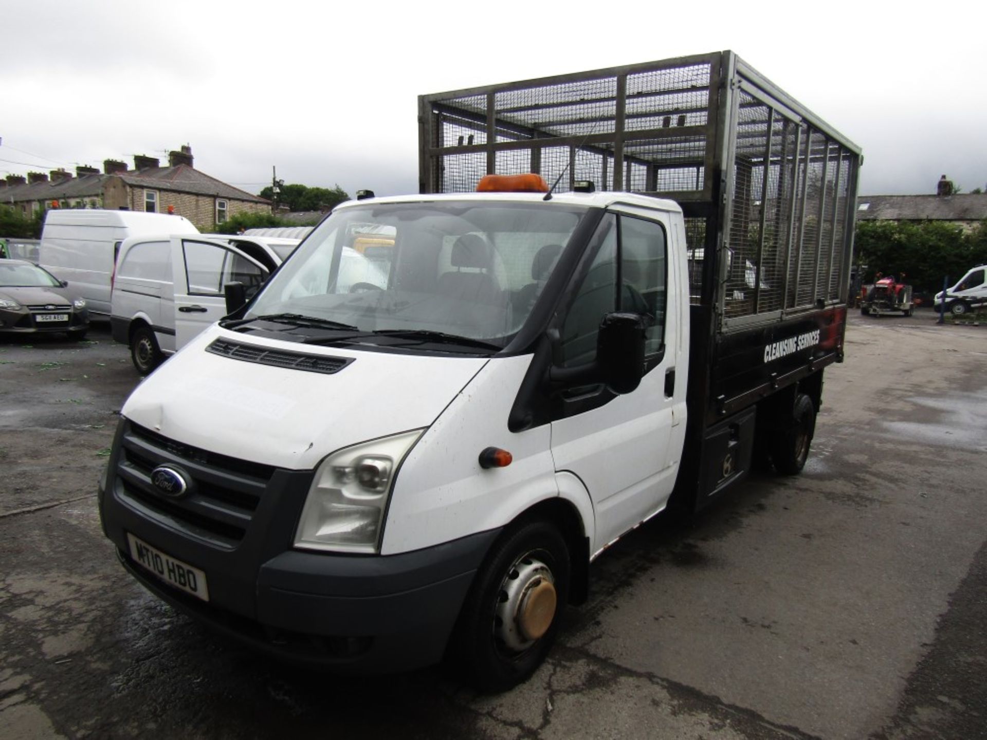 10 reg FORD TRANSIT 100 T350L RWD TIPPER (RUNS BUT HAS ENGINE ISSUES) (DIRECT COUNCIL) 1ST REG 06/ - Image 2 of 6