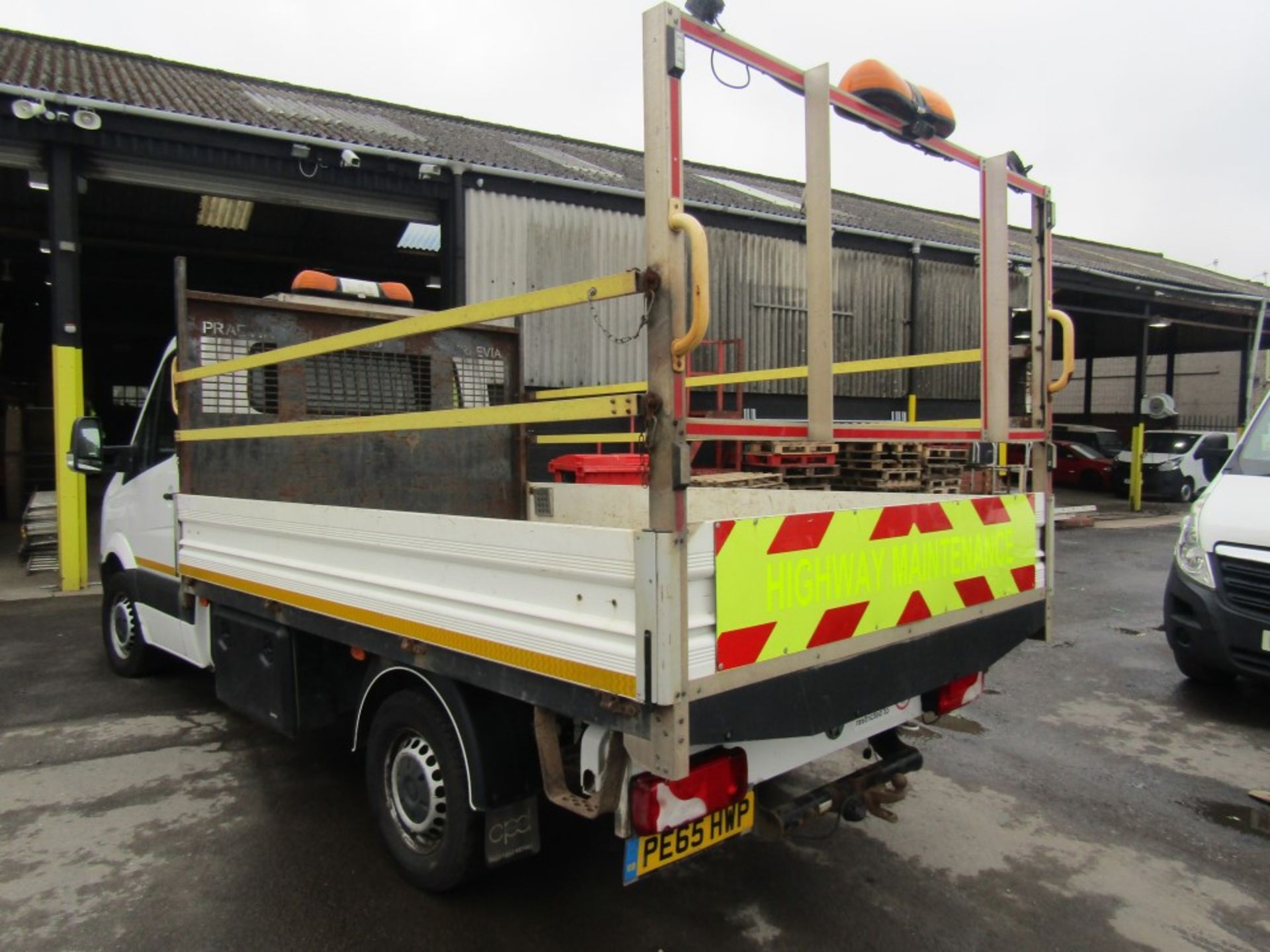 65 reg VW CRAFTER CR35 TDI 136 MWB DROPSIDE, 1ST REG 10/15, TEST 10/22, 156058M WARRANTED, V5 - Image 3 of 6