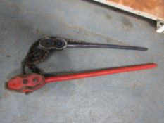 2 X CHAIN PIPE WRENCHES [NO VAT]